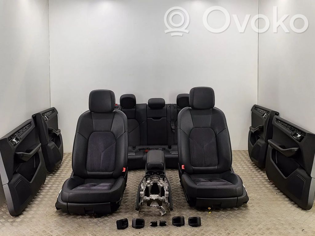 Porsche Macan (95B) Salono komplektas 