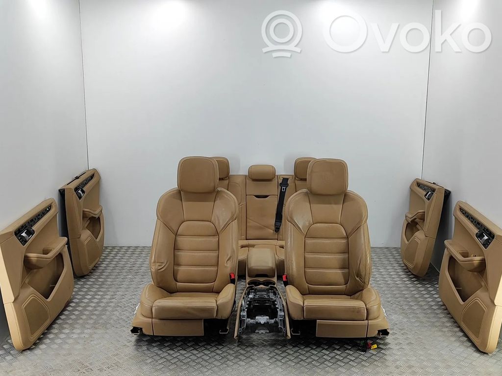 Juego interior   95B863531,95B863241,7PP959760F,95B867011A,95B867012A,95B867211A,95B867212A,95B885259,95B885259A