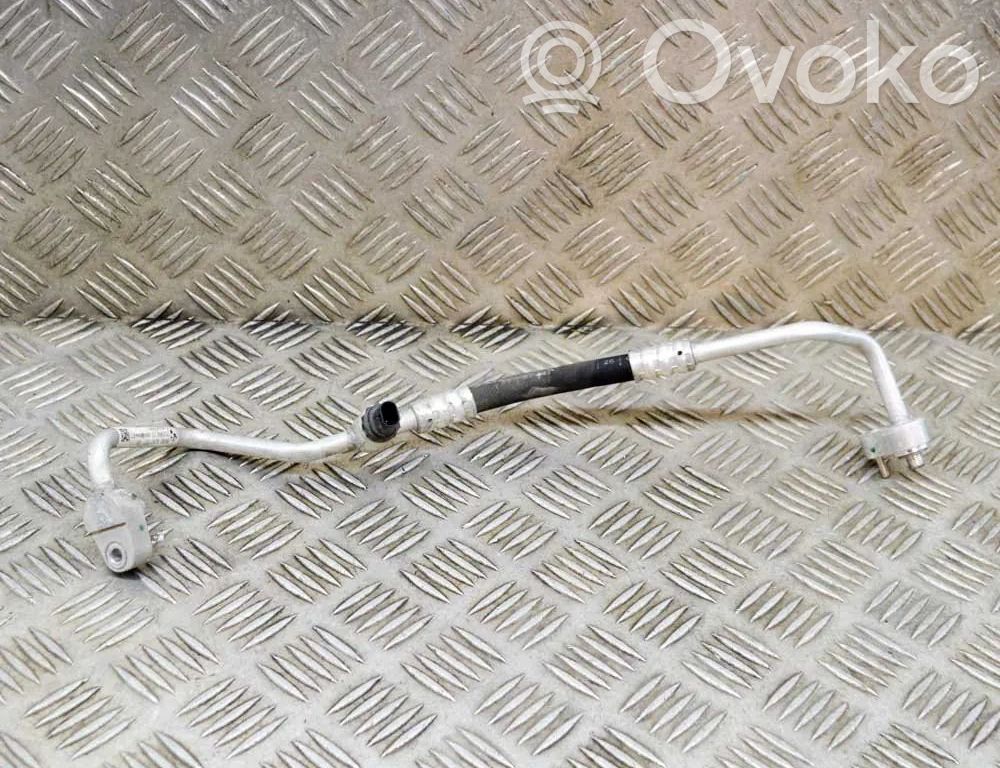 BMW i3 Ilmastointilaitteen putki (A/C) 