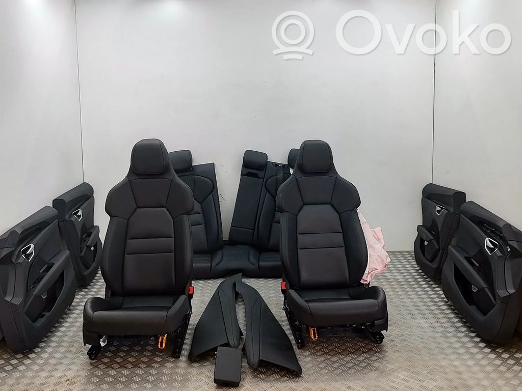 Interior set   4J3867306,7J3868018,4J3867106,4J3868068