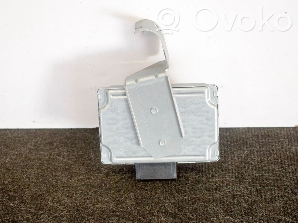 Ford Focus Voltage converter/converter module 