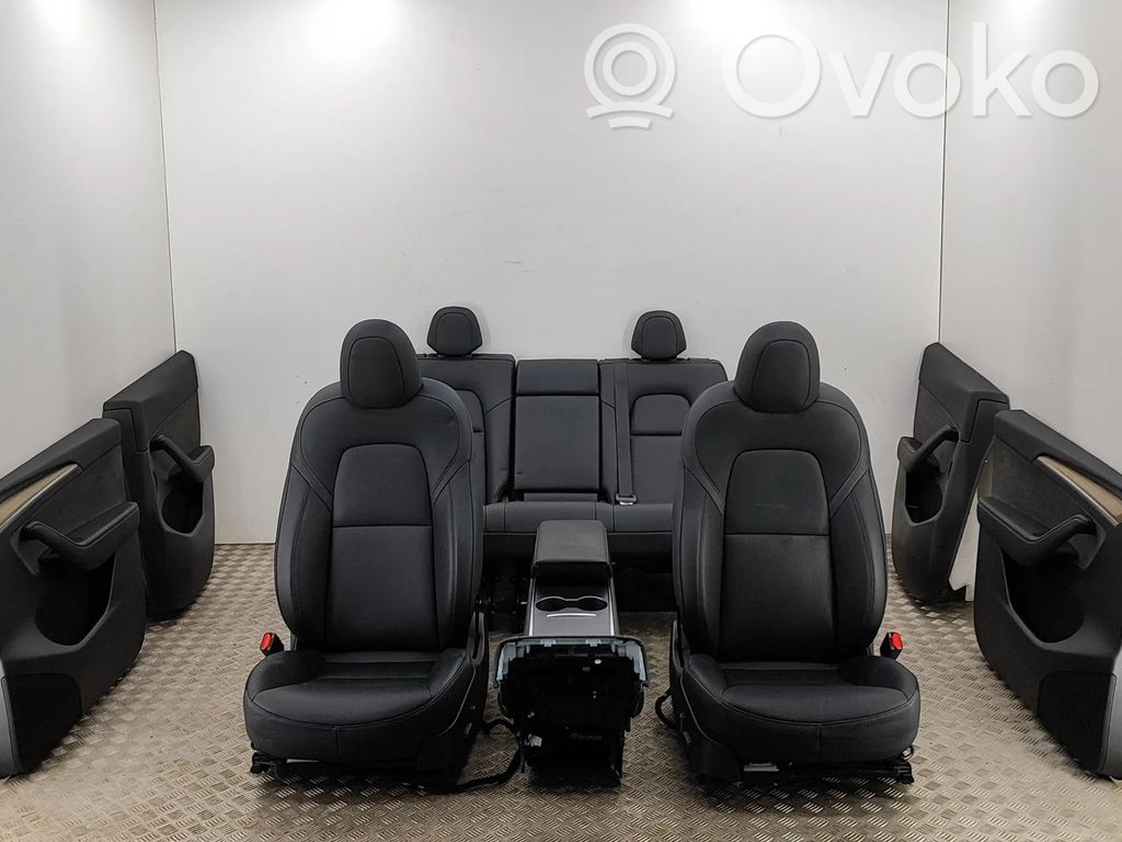 Interior set   169729699G,169729799G,1494830C1C,1494840C1C,152704300A,167140199G,167140299G,175550162F