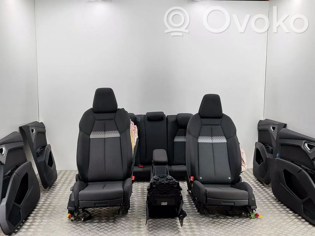 Audi Q4 Sportback e-tron Salona daļu komplekts 