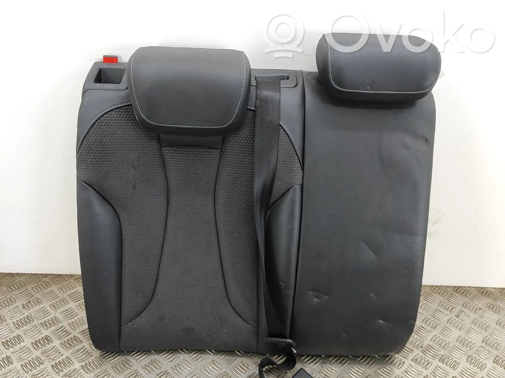 Asiento trasero   8V5885776B,8V0885806BL