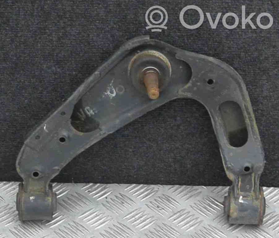 Nissan NP300 U veida svira 