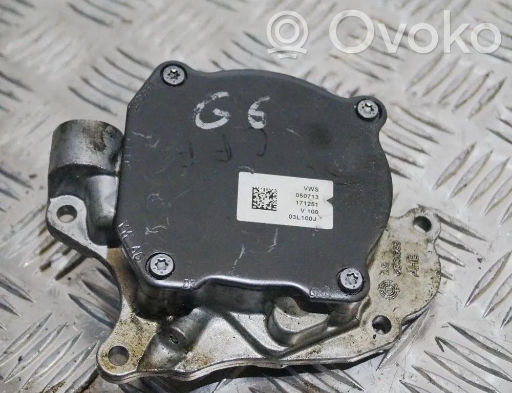 Volkswagen Golf VII Pompe à vide