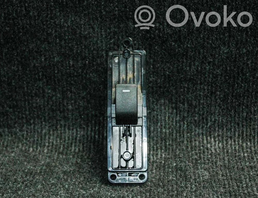 Electric window control switch   GDK566380A