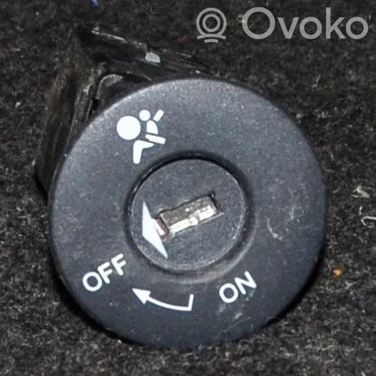 Nissan Note (E11) Passenger airbag on/off switch 
