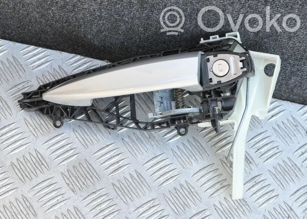 BMW 2 F45 Manecilla externa puerta delantera 