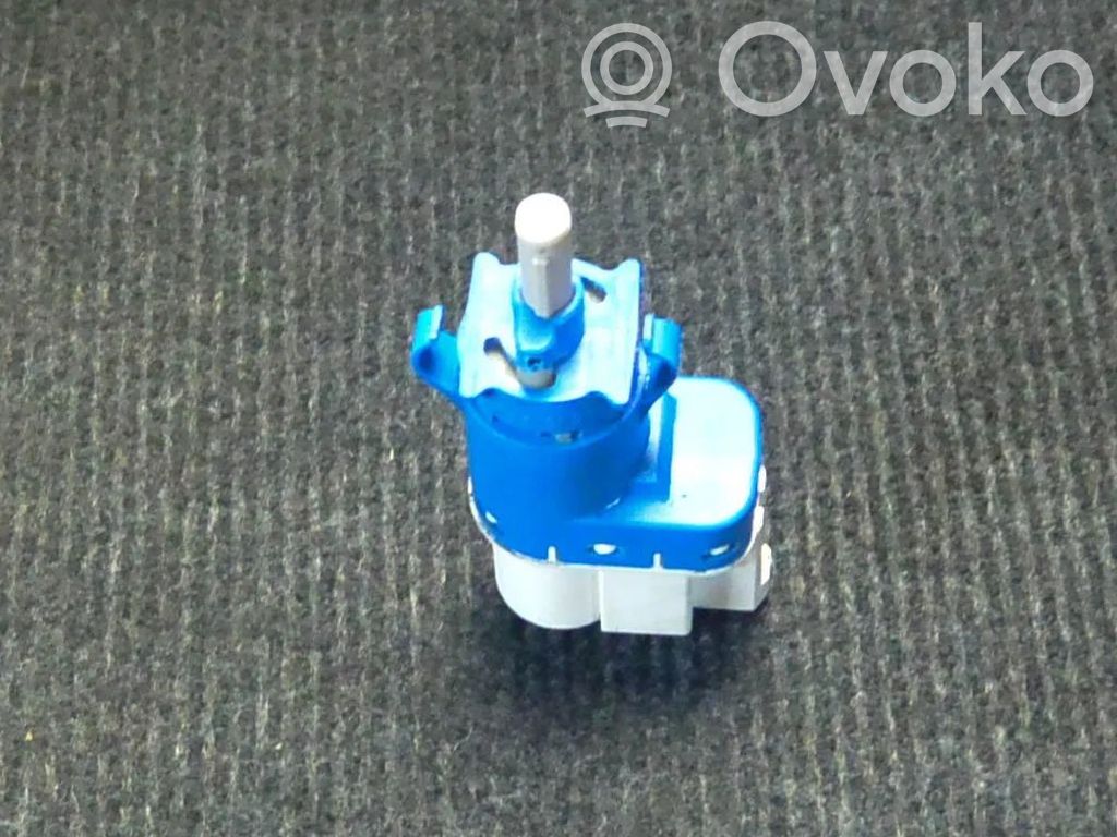 Interruptor sensor del pedal de freno   3M5T9C872AC