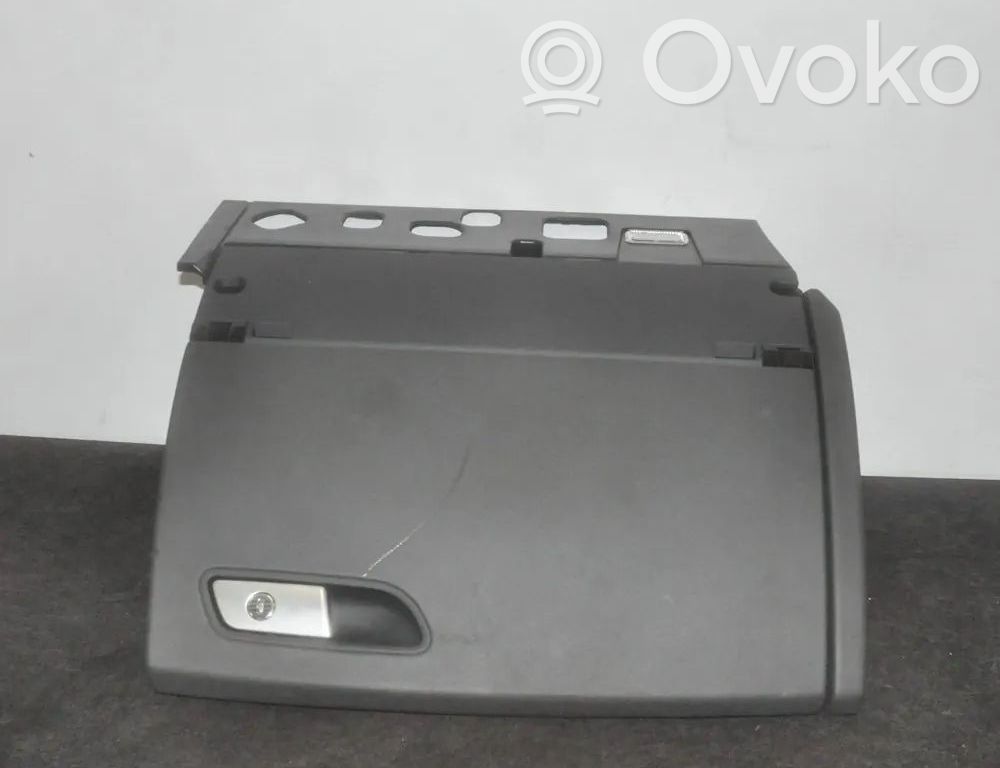 Guantera   4G8857035F