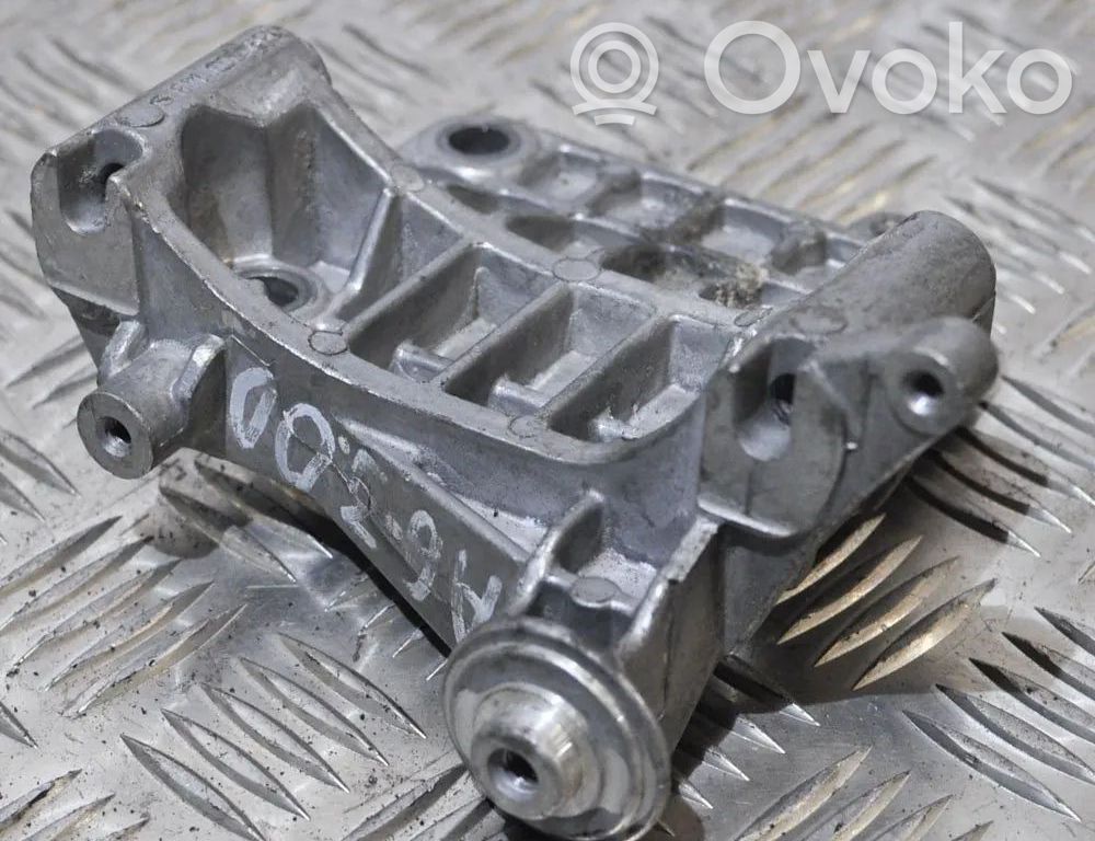 Audi A6 S6 C6 4F Muu moottoritilan osa 