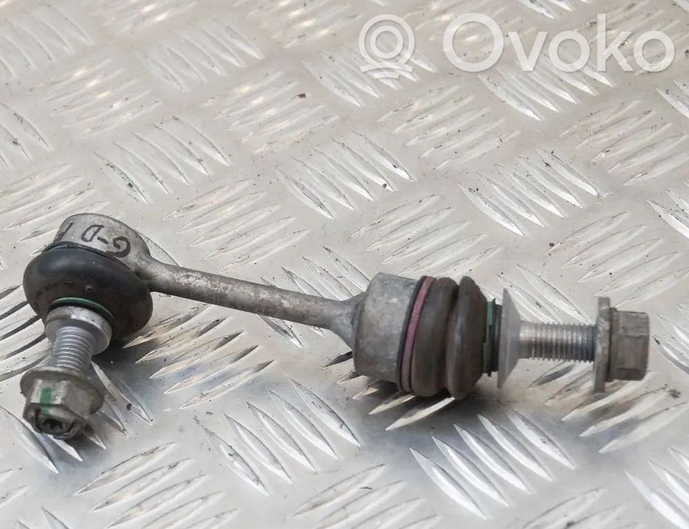 Tylny łącznik stabilizatora   013339715