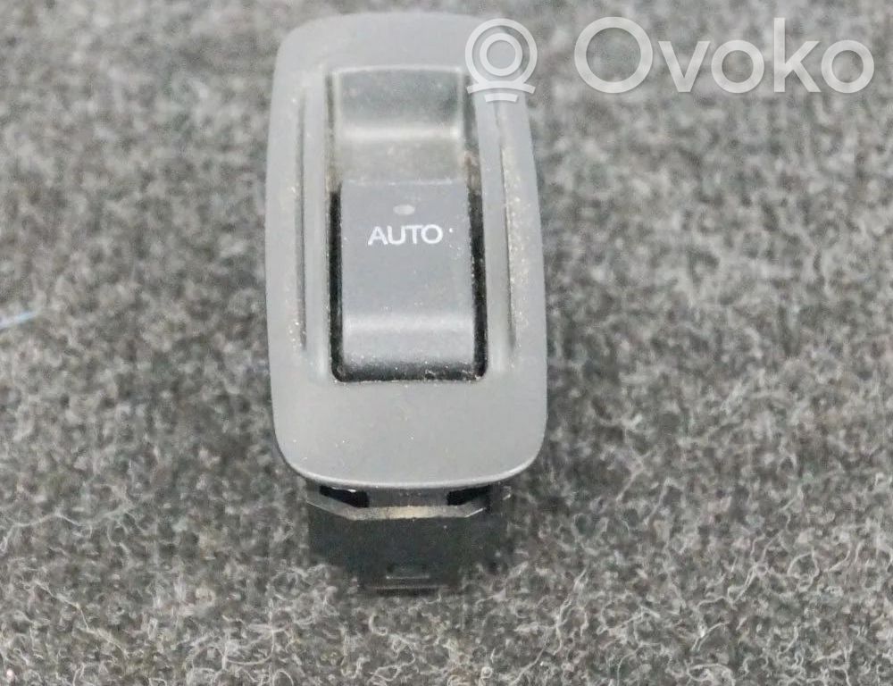 Toyota Corolla E120 E130 Electric window control switch 