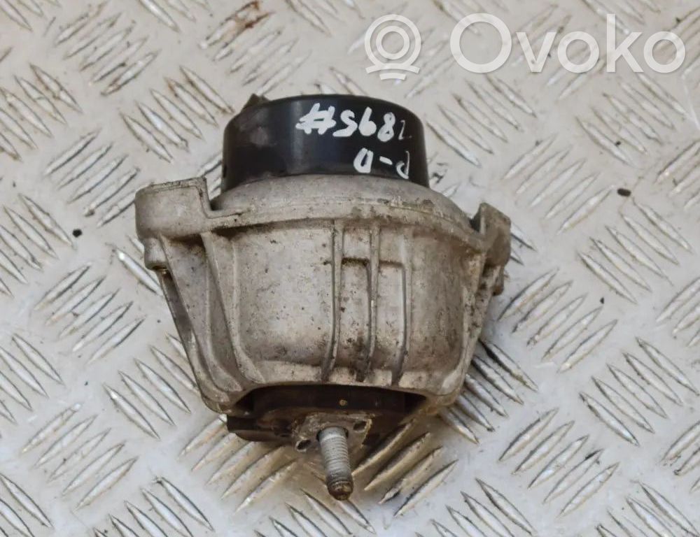 BMW 3 E90 E91 Engine mount bracket 