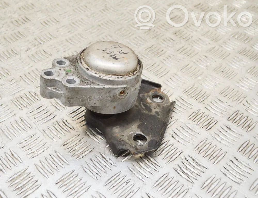 Ford Fusion Dzinēja spilvens 