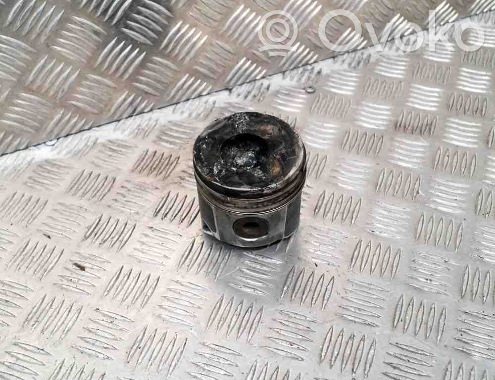 Piston   0628N3