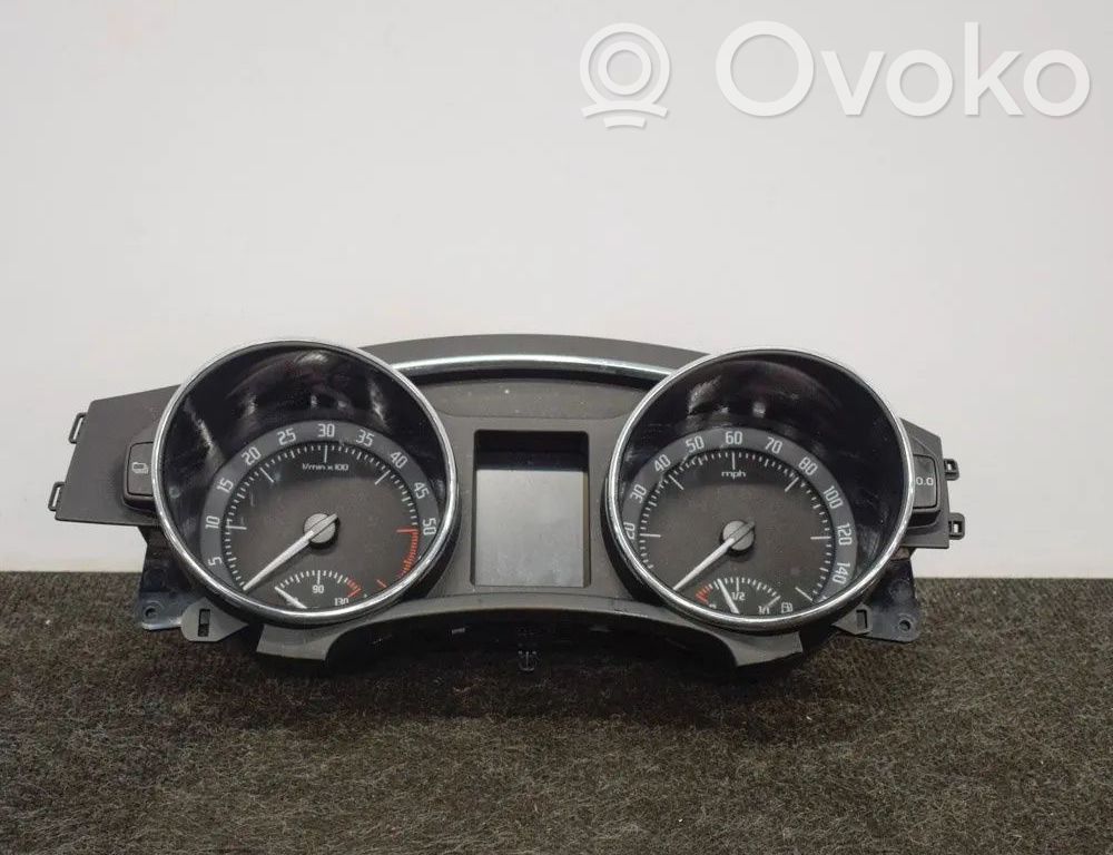 Skoda Superb B6 (3T) Geschwindigkeitsmesser Cockpit 