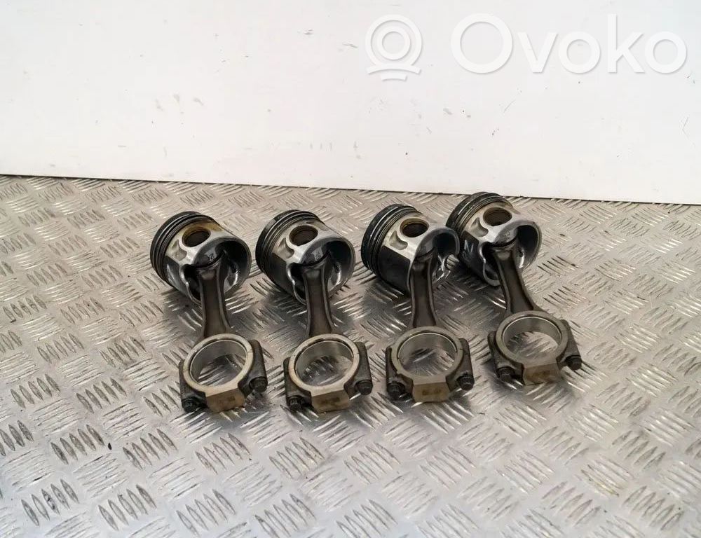 Tłok   038J038107065