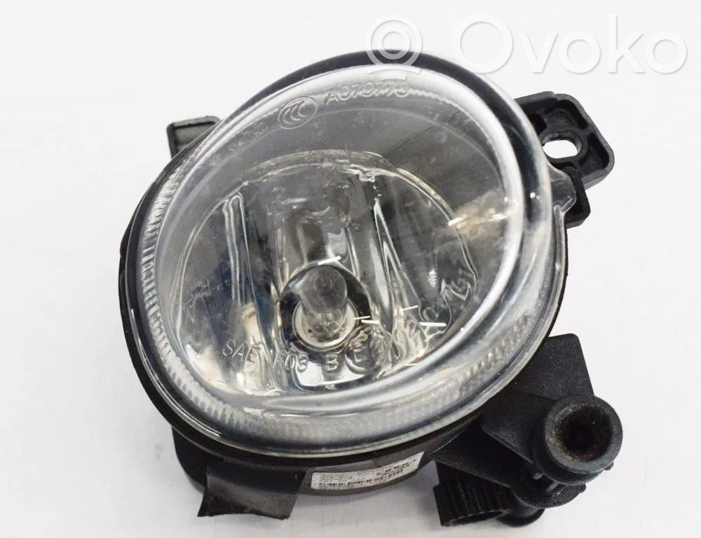 Luz de niebla delantera   8T0941700E
