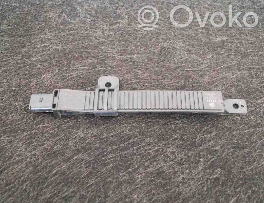Pystyantennivahvistin   4D0907277