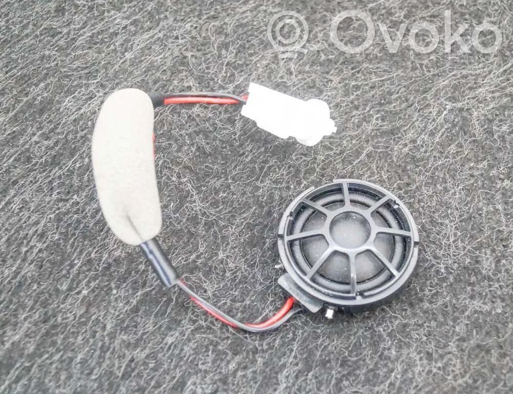 Etuoven kaiutin   105072400A