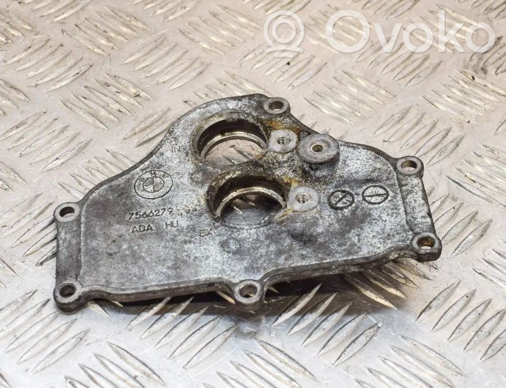 BMW 5 F10 F11 Alte piese compartiment motor 