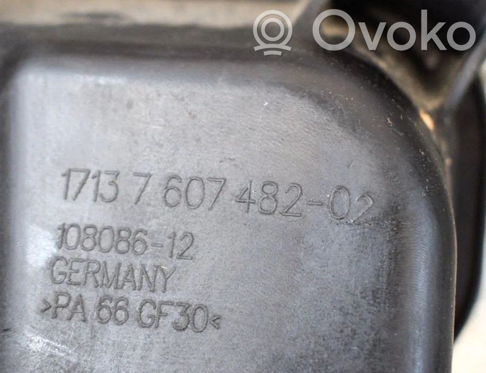 Depósito del refrigerante   7607482