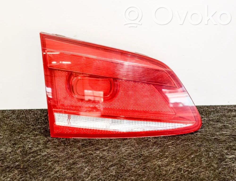 Volkswagen PASSAT B7 Luci posteriori del portellone del bagagliaio 