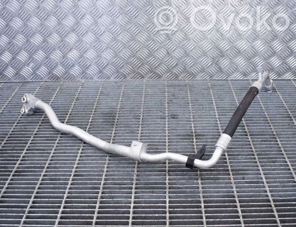 BMW 2 F45 Ilmastointilaitteen putki (A/C) 