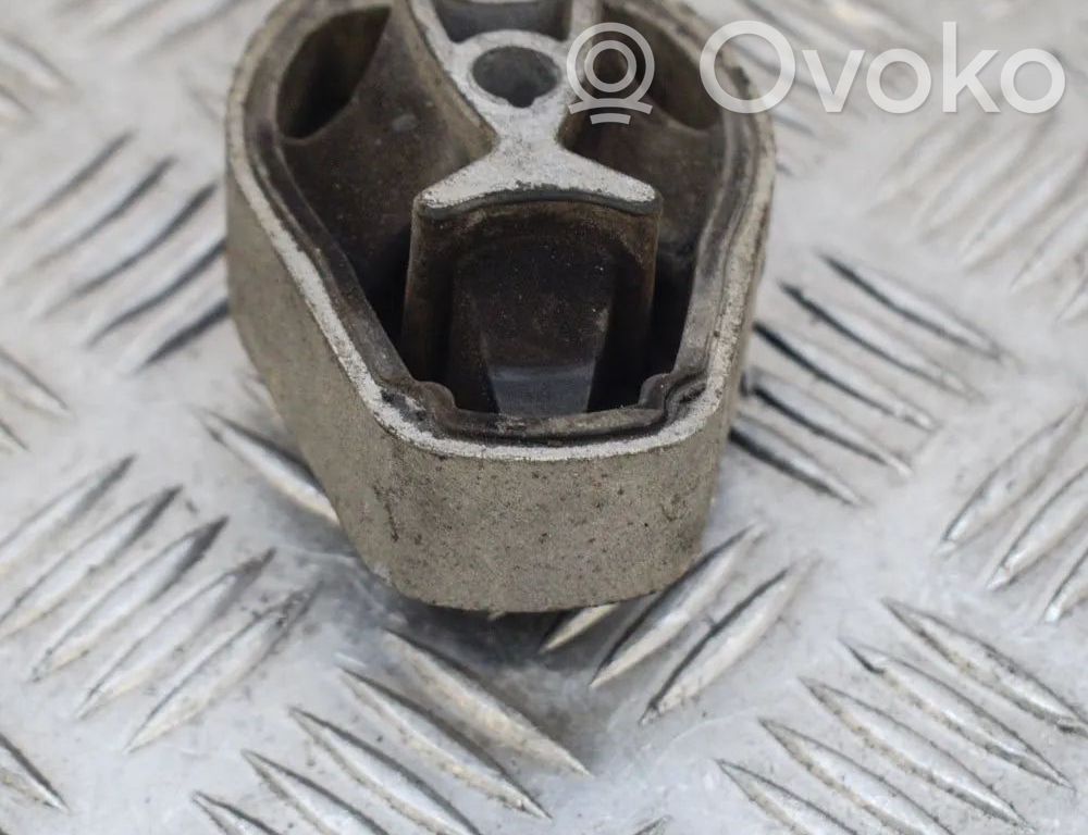 Peugeot 2008 I Engine mount bracket 