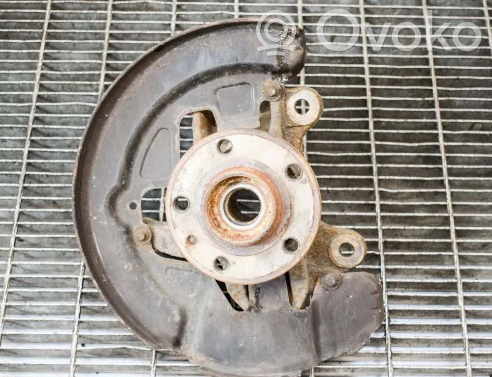 Volvo V70 Cubo de rueda delantera 
