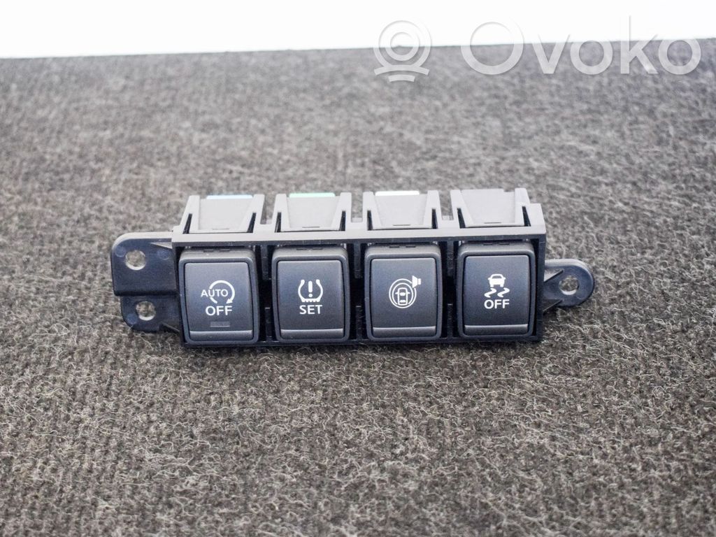 Nissan Juke I F15 Un conjunto de interruptores 