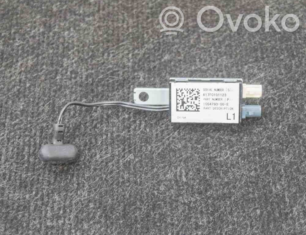 Antenos stiprintuvas   100479300E
