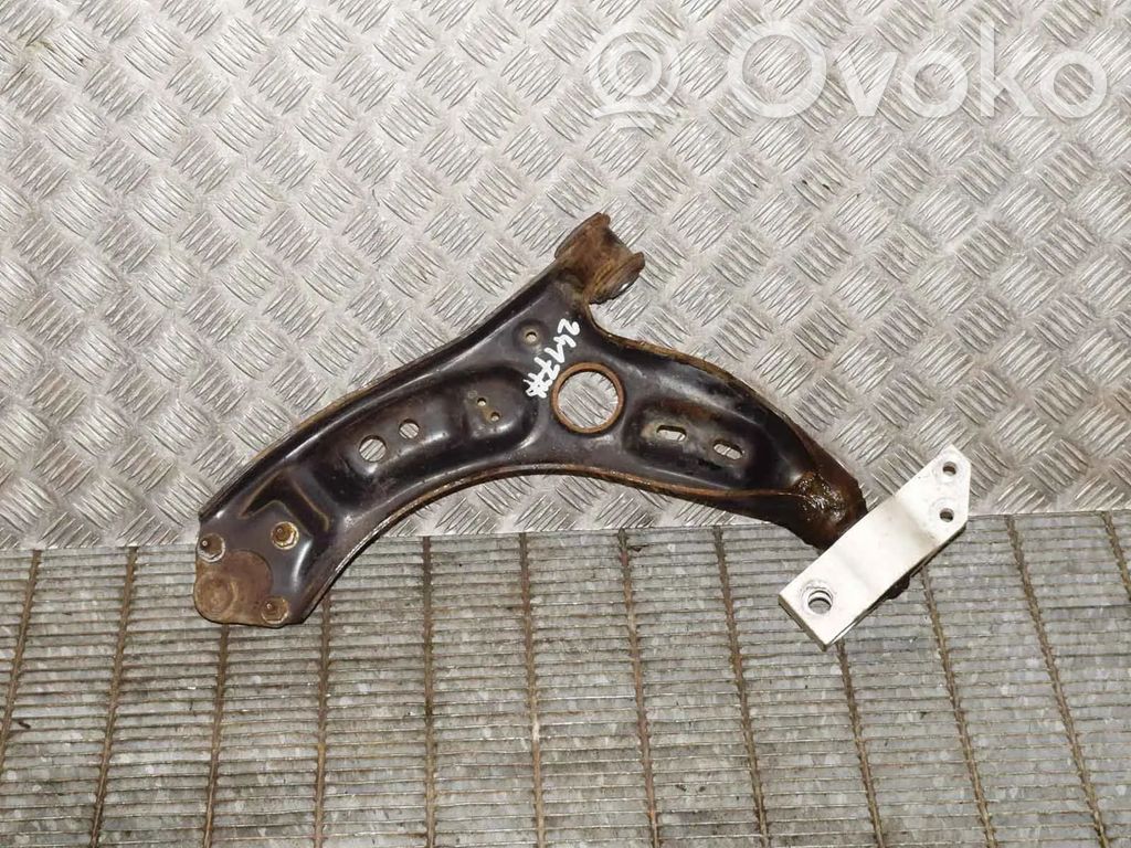 Volkswagen PASSAT B7 Front lower control arm/wishbone 