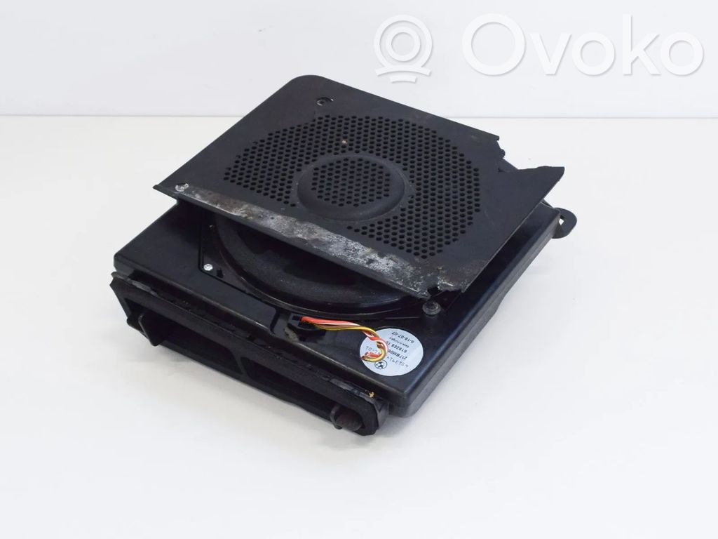 BMW 5 E60 E61 Subwoofer-bassokaiutin 