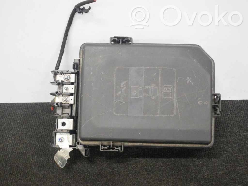 Opel Astra K Juego de caja de fusibles 