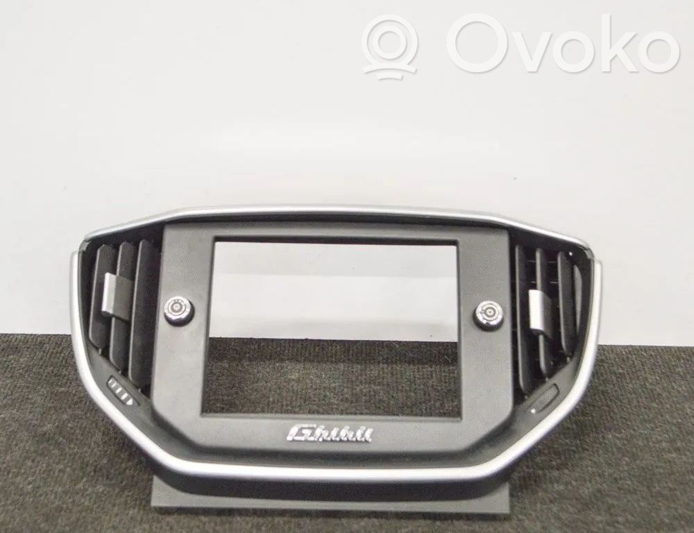 Maserati Ghibli Moldura de la unidad delantera de radio/GPS 
