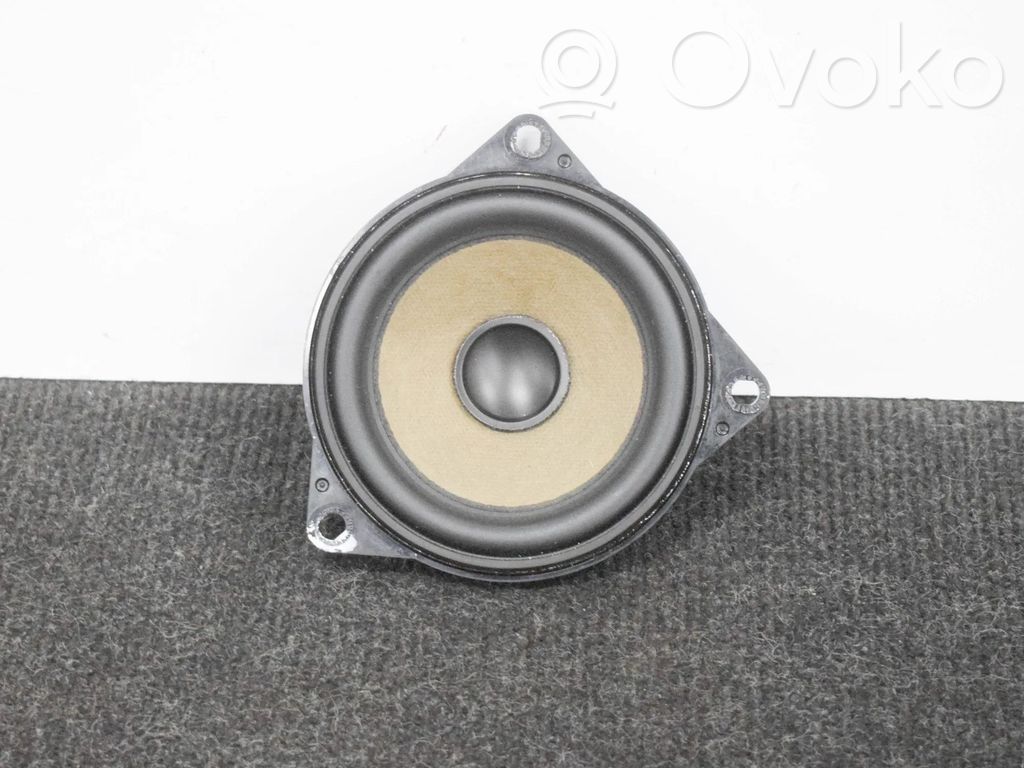 BMW 7 F01 F02 F03 F04 Takaoven kaiutin 