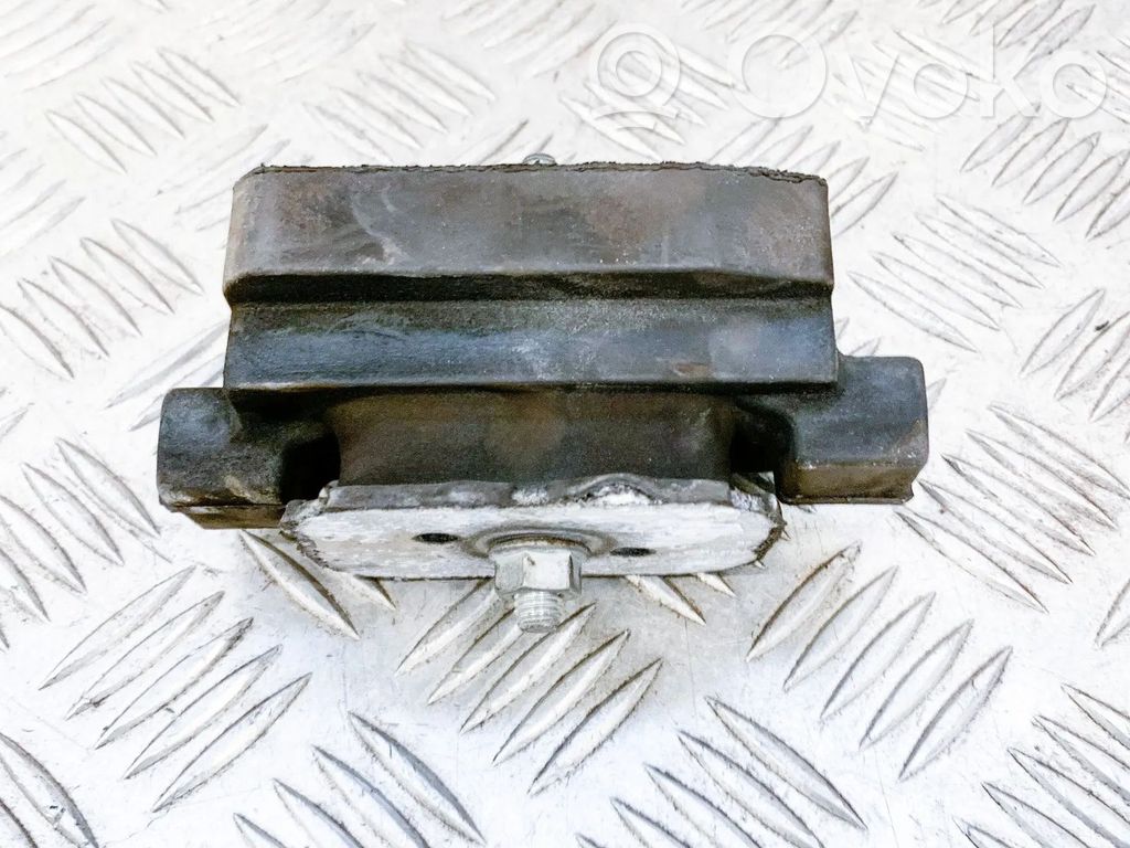 BMW 7 F01 F02 F03 F04 Soporte de la caja de cambios 