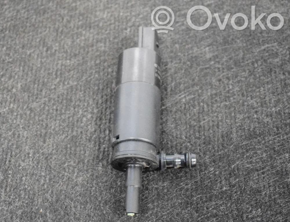 Windscreen/windshield washer pump   6973097