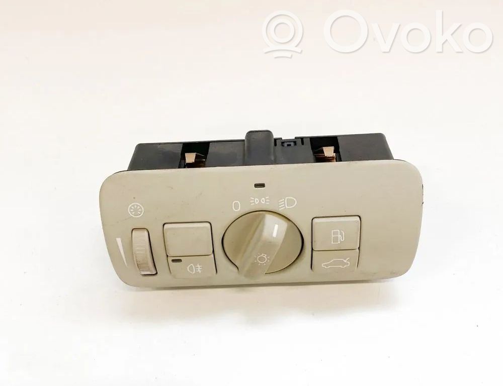 Light switch   30739420,04067333