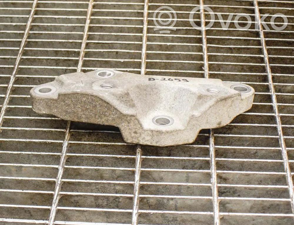 Volvo XC60 Gearbox mounting bracket 