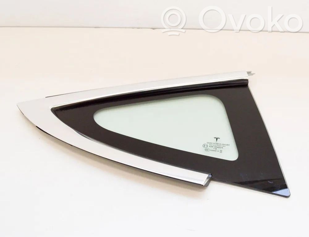 Tesla Model 3 Rear side window 