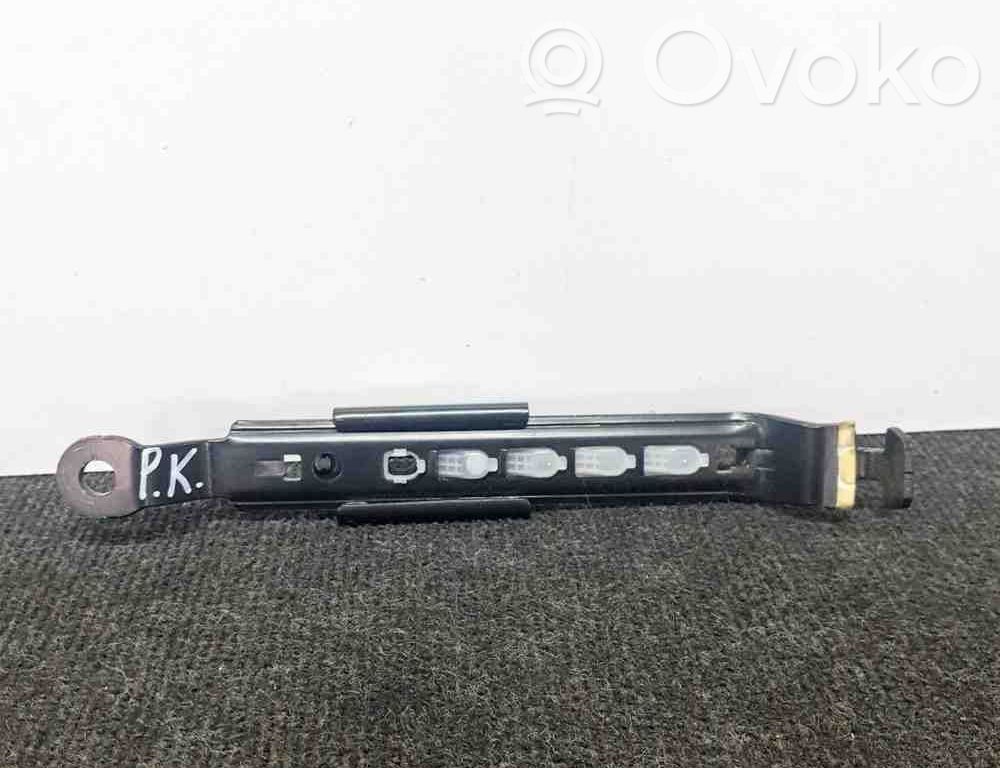 Toyota Yaris Verso Stellmotor Gurtverstellung Sicherheitsgurt 