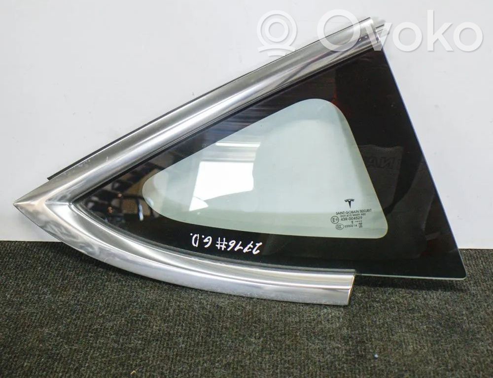 Tesla Model 3 Rear side window 