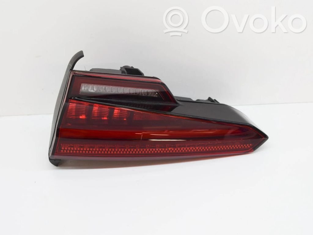 Audi A4 S4 B9 8W Lampy tylnej klapy bagażnika 