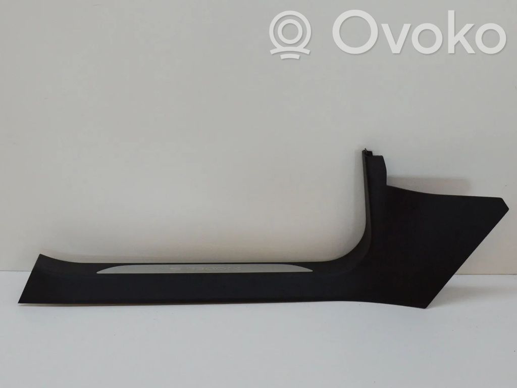 Osłona słupka szyby przedniej / A   1030393
