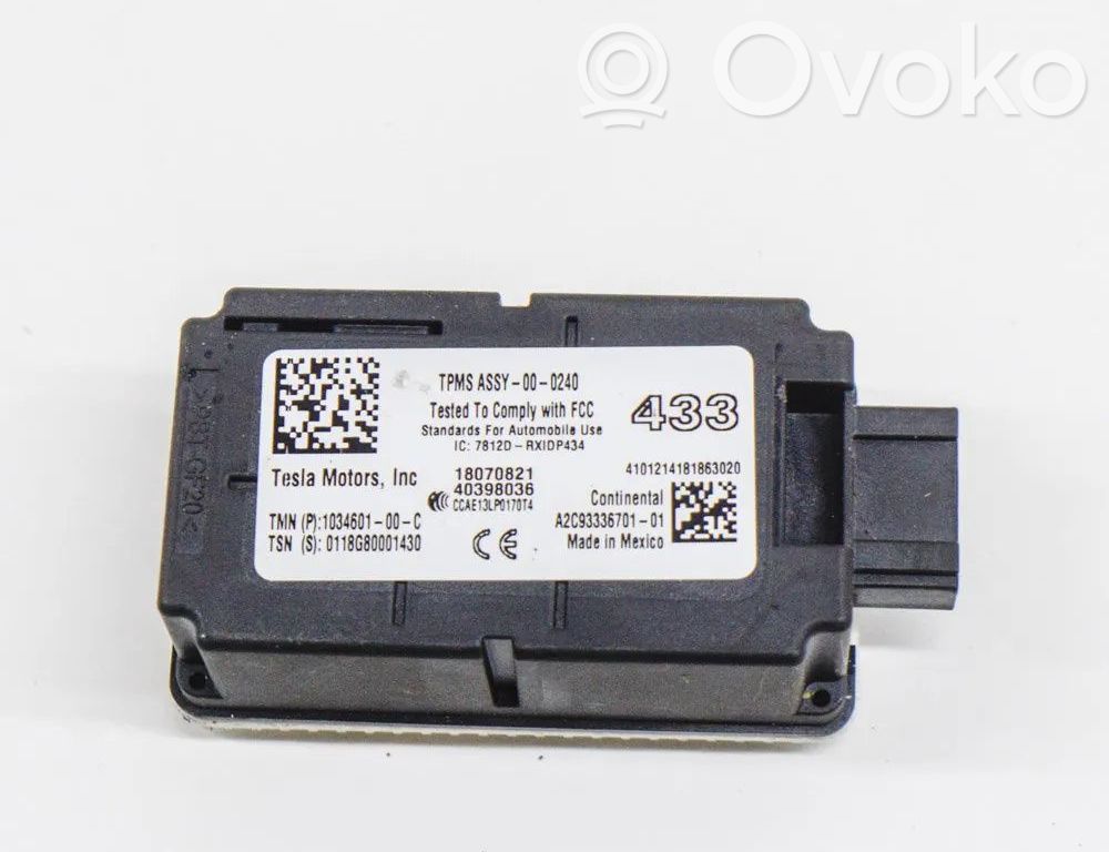 Tesla Model S Tire pressure control unit 