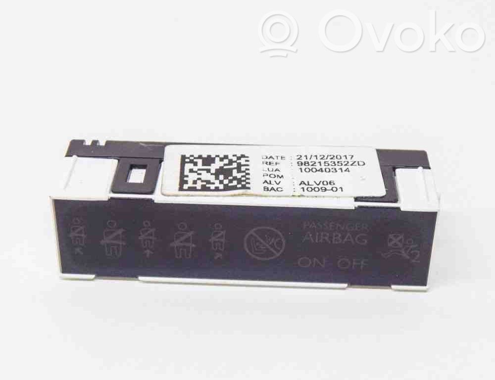 Peugeot 308 Passenger airbag on/off switch 